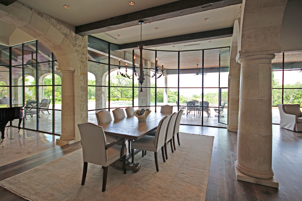 This is an example of a traditional dining room in Dallas.