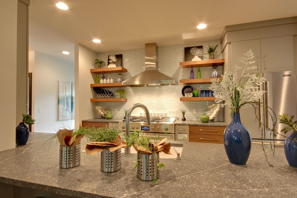 Transitional kitchen photo in Grand Rapids