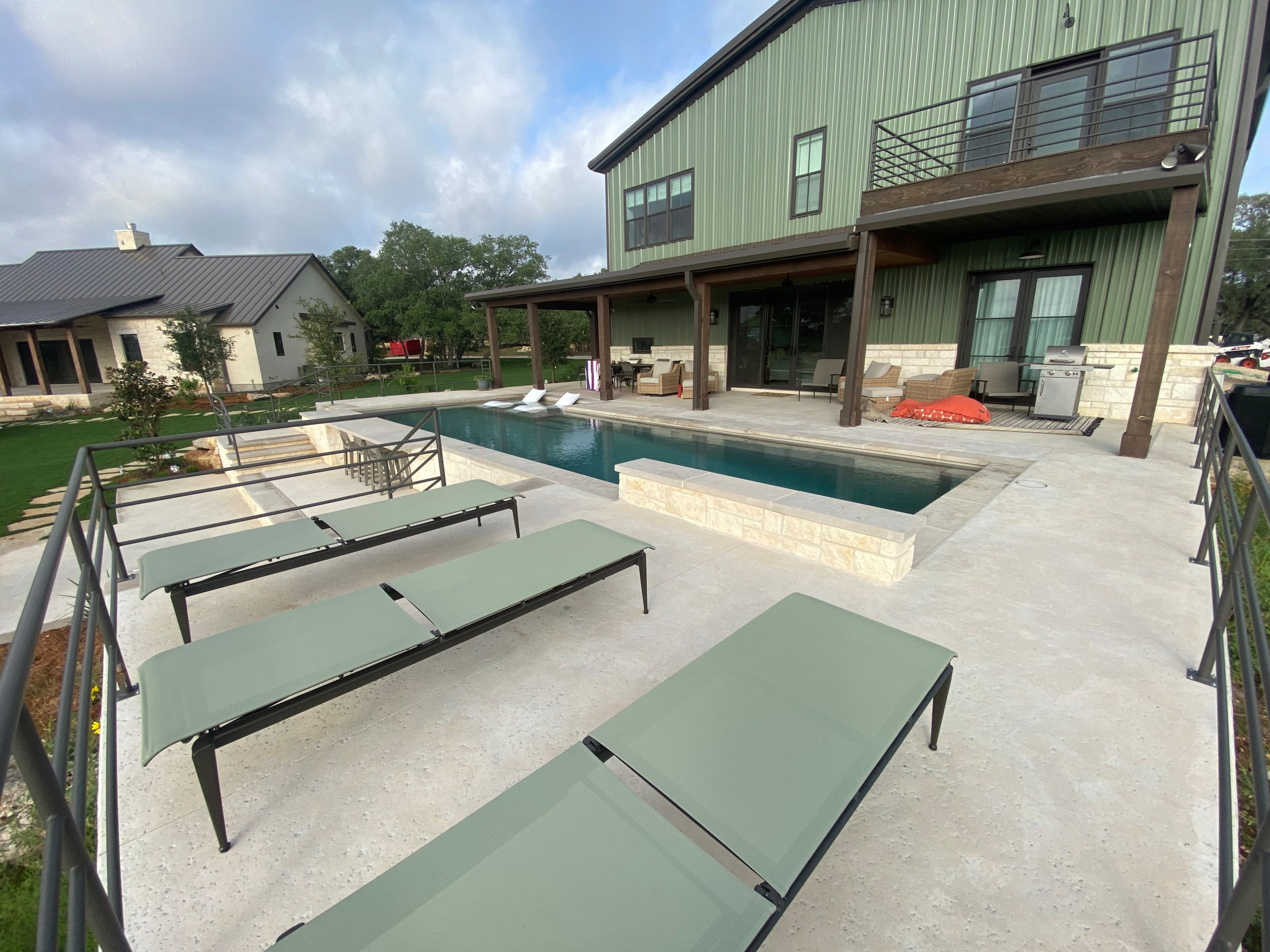 Bandera Texas Modern in Rustic Setting