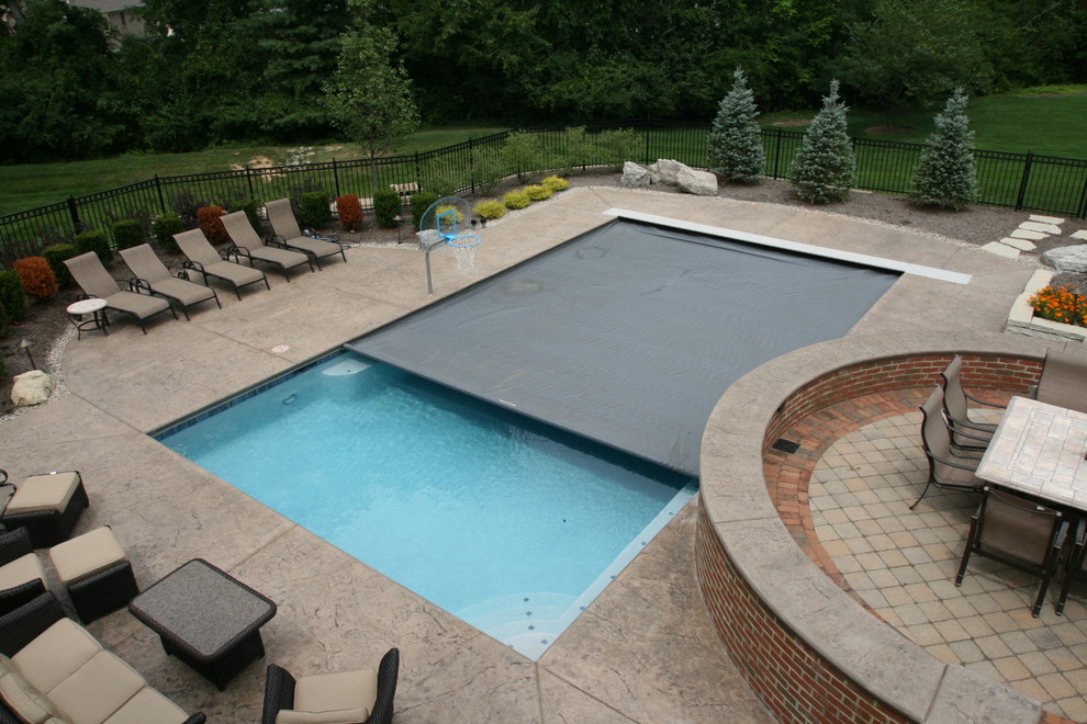 Transitional pool photo in Cincinnati