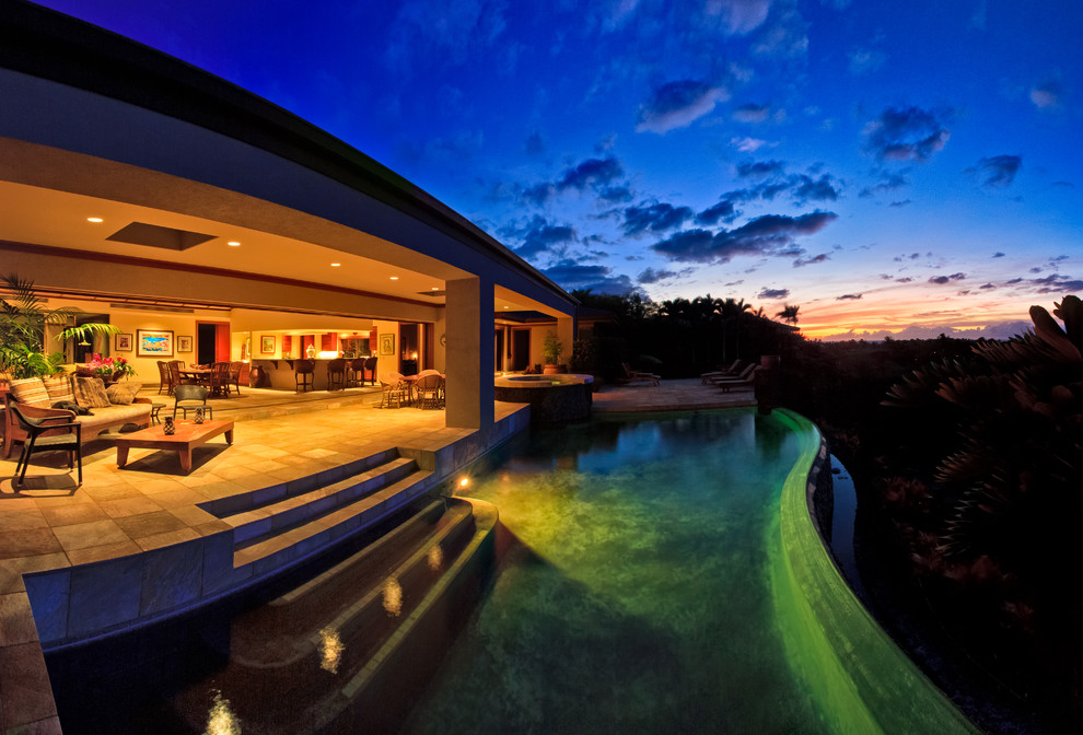 Design ideas for a contemporary infinity pool in Hawaii.