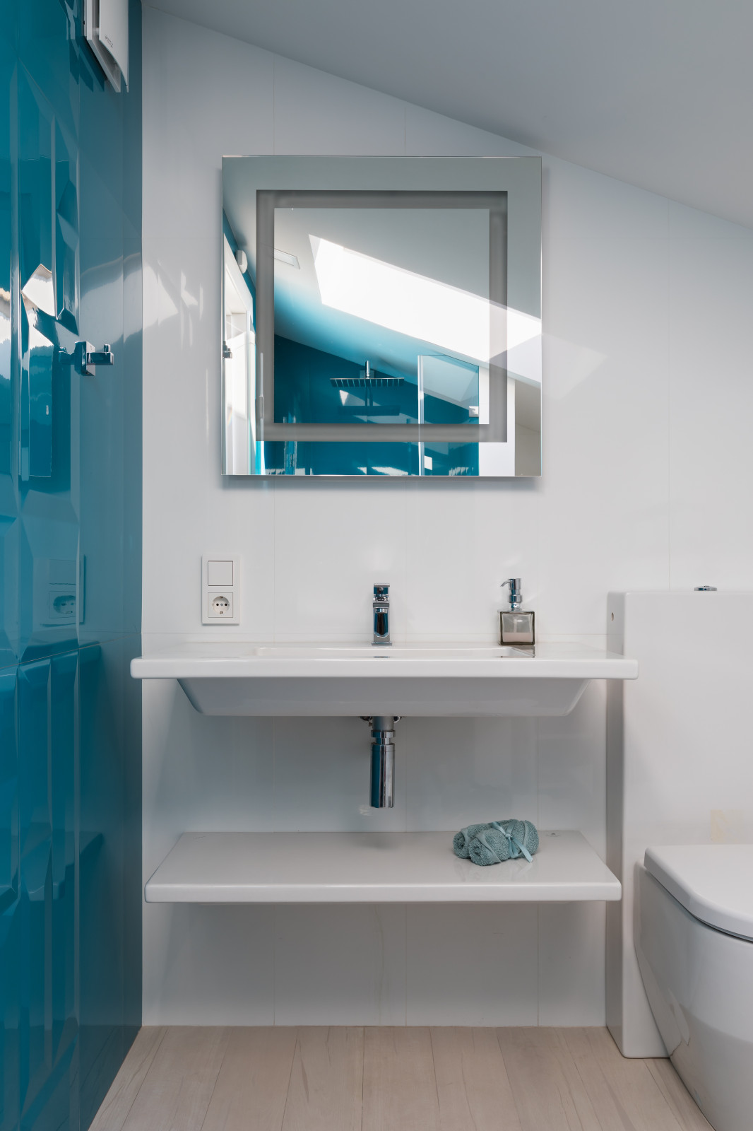 Гостевой дом с сауной , бассейном , гостевой и игровой комнатами