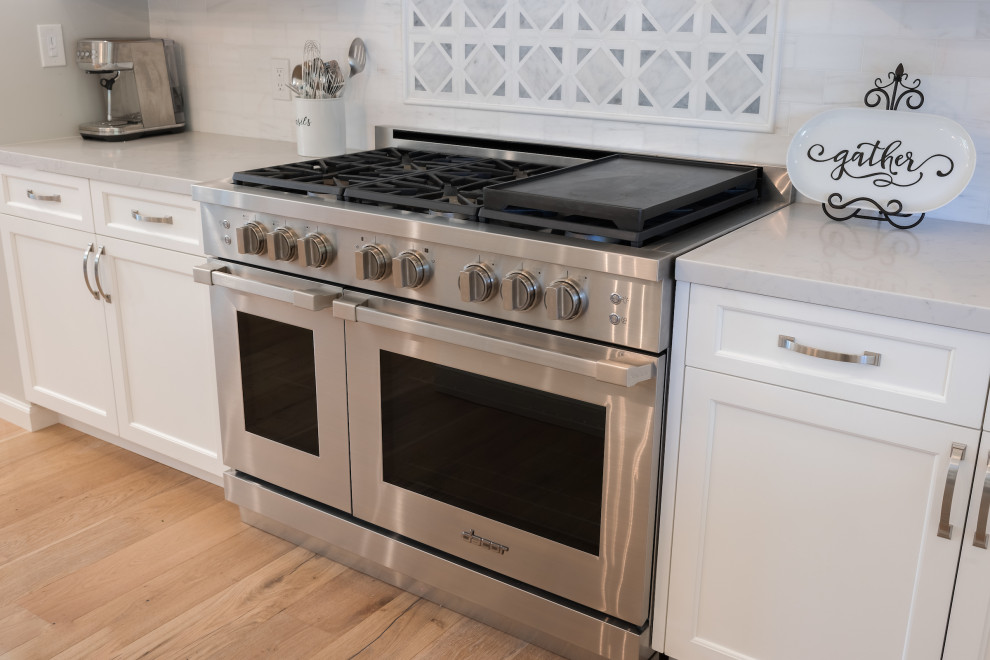 Emerald Dr- Kitchen/ Living/ Laundry