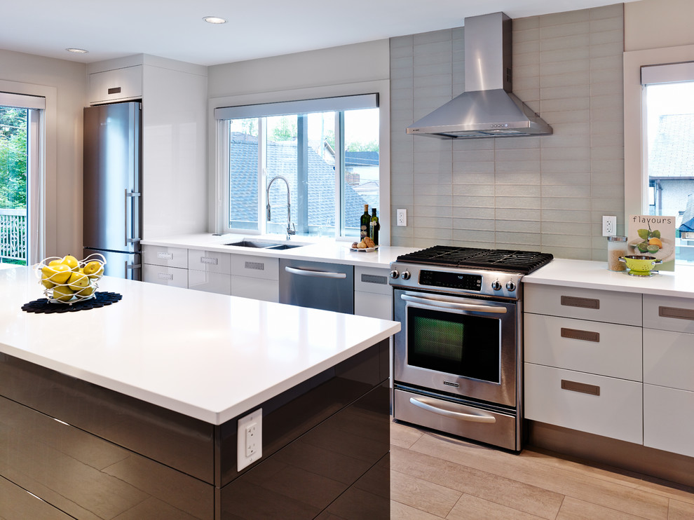 Vancouver Special - Kitchen - Vancouver - by TQ Construction