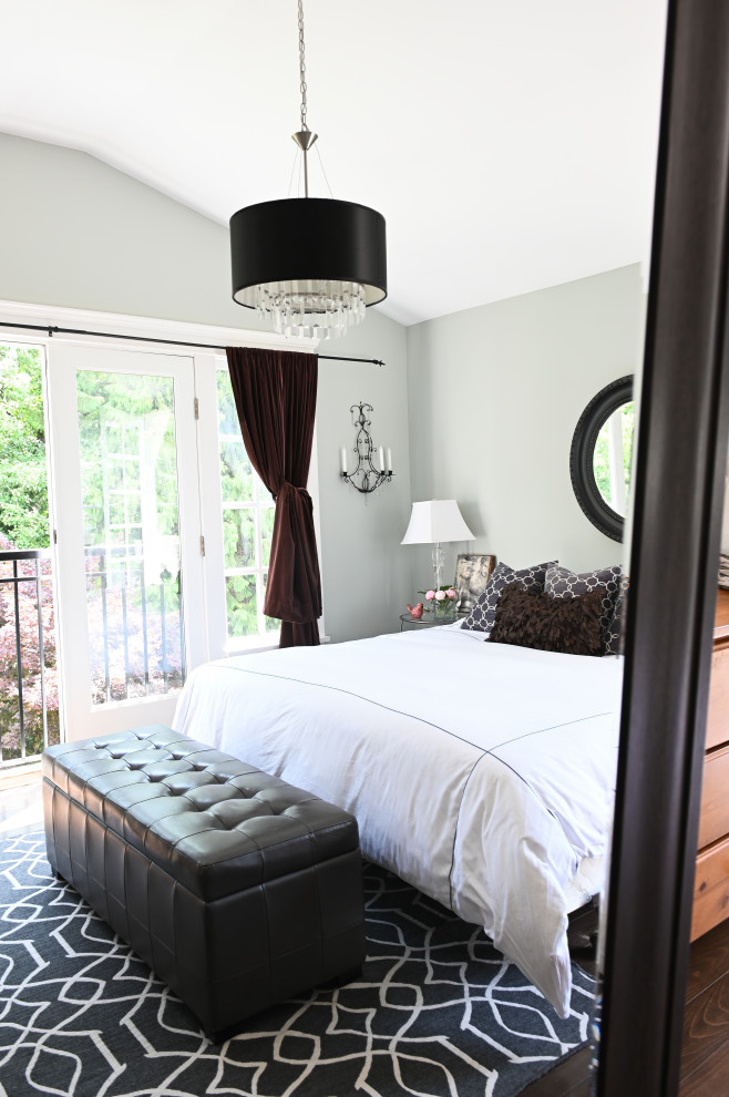 Home design - transitional home design idea in Vancouver