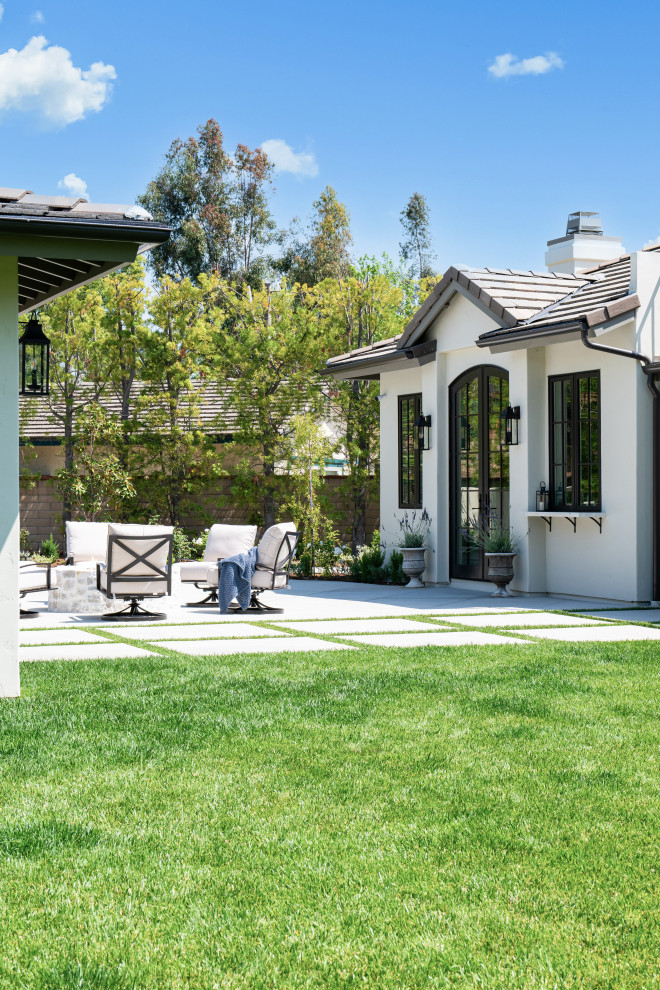 Inspiration for a transitional home design remodel in Orange County