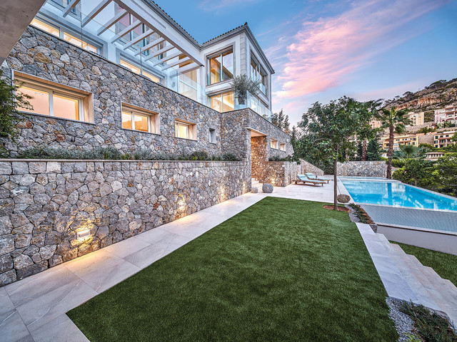 Ropit coastal-pools-and-hot-tubs