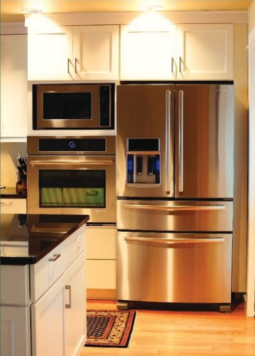 Transitional kitchen photo in Seattle