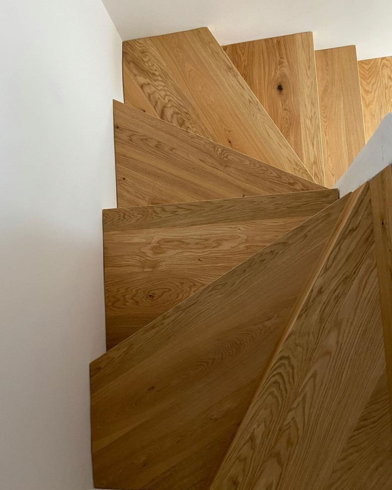 Habillage de marches d’escalier en lame de parquet