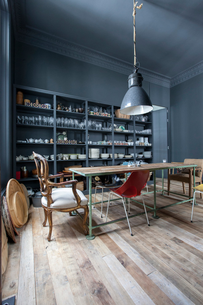 Design ideas for an industrial dining room in Madrid.