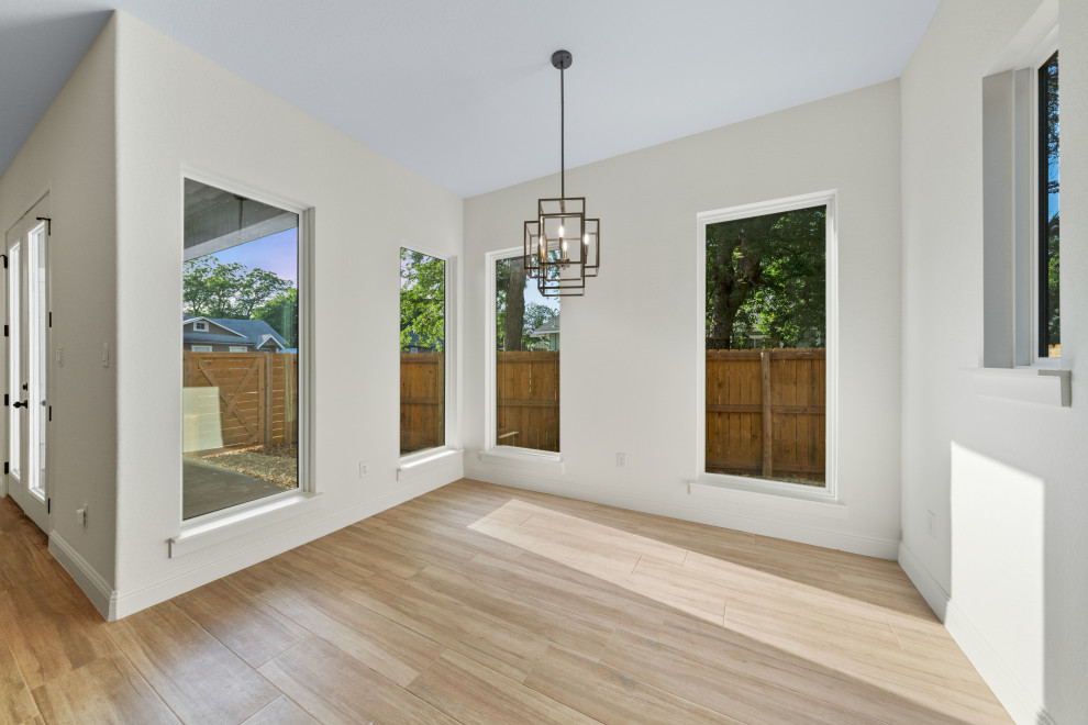 1310 S Mesquite