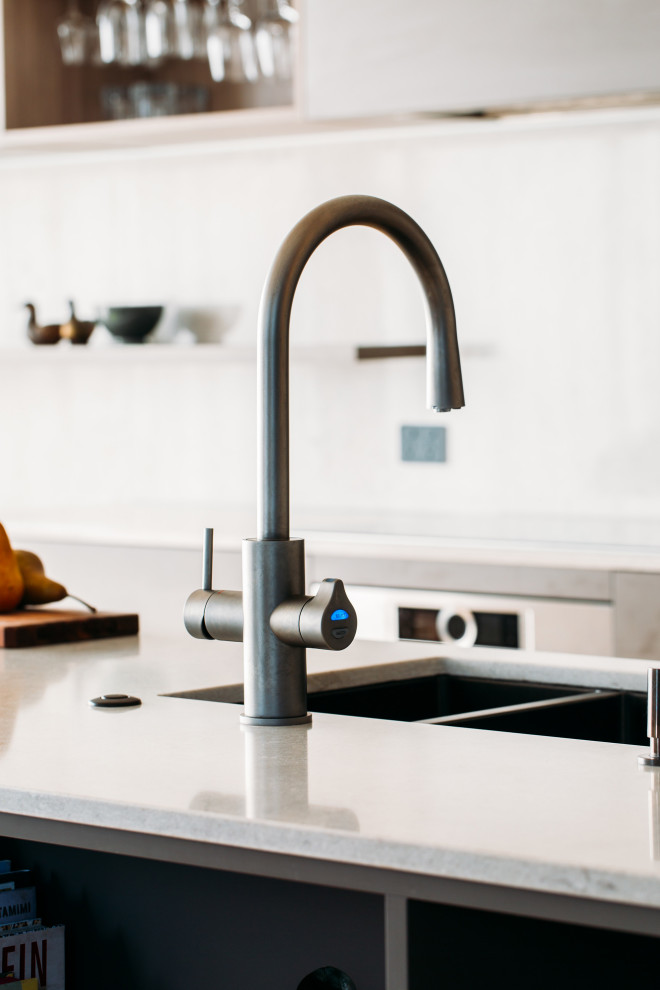 Contemporary kitchen in Wellington.