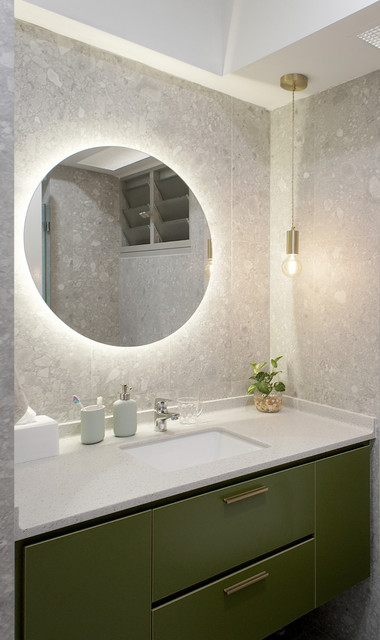 Flat in Compassvale Link contemporary-badrum