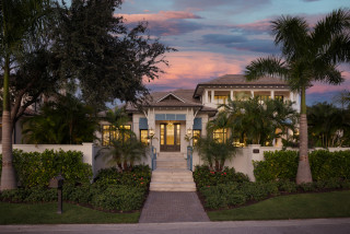 15 Ways to Light Your Home’s Front Entrance for a Warm Welcome (15 photos)