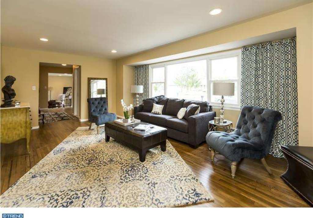 Staging - Living Room (East Windsor)