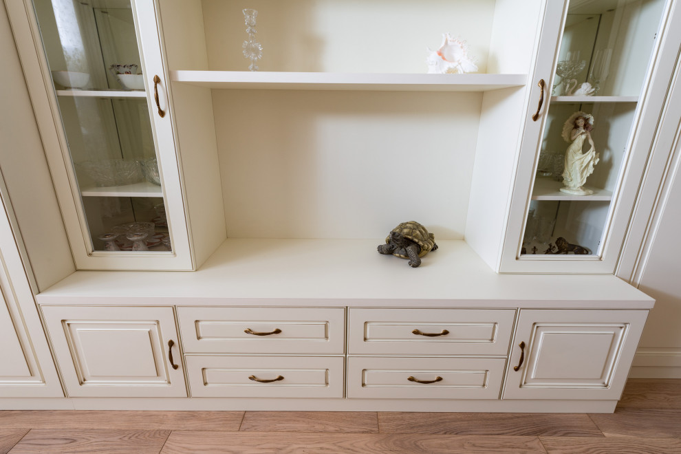 Шкафы и тумбы