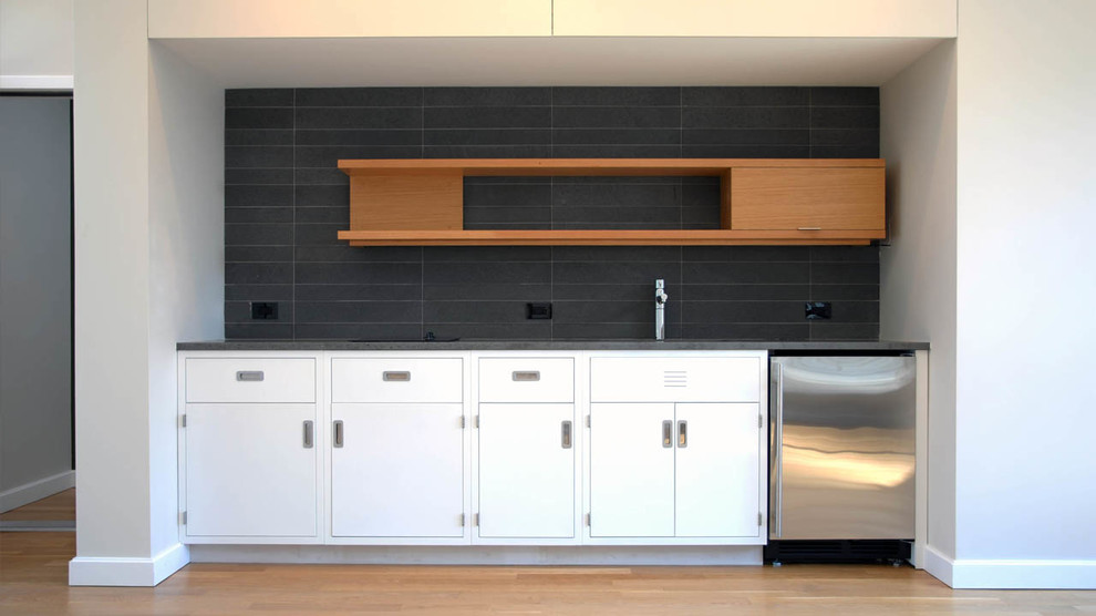 This is an example of a modern kitchen in Chicago.