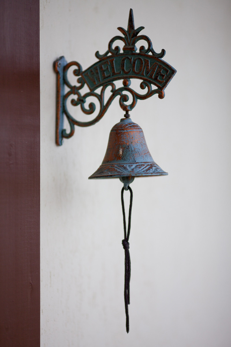 Домик у озера