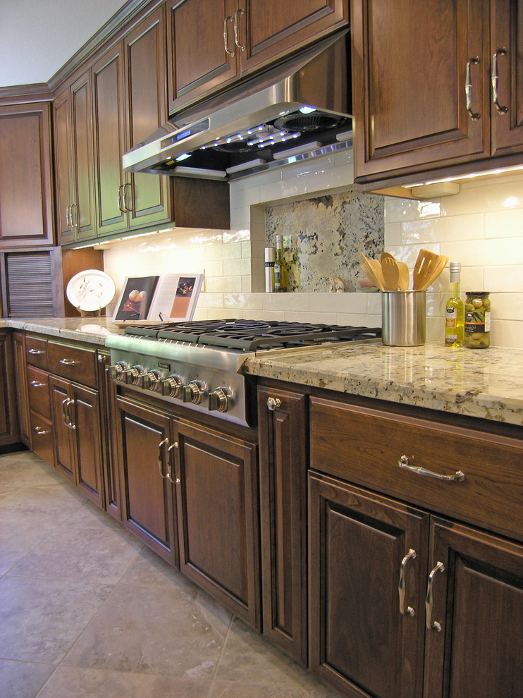 Example of a transitional kitchen design in Sacramento