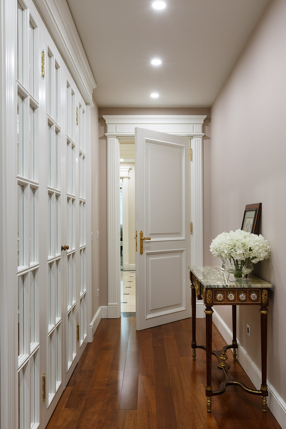 Новая Классика для молодой семьи на Набережной Фонтанки 280 м2