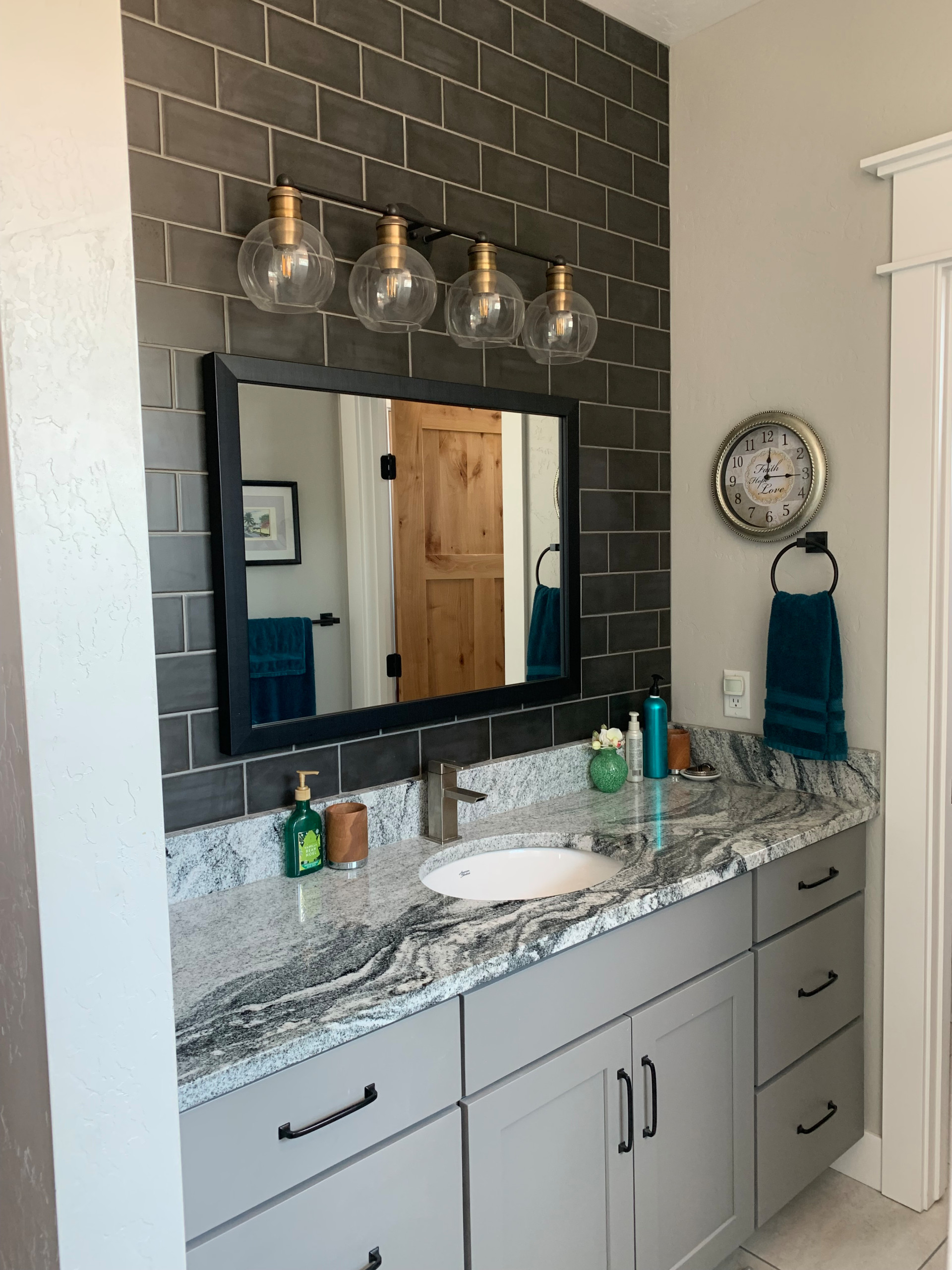 Master Vanity