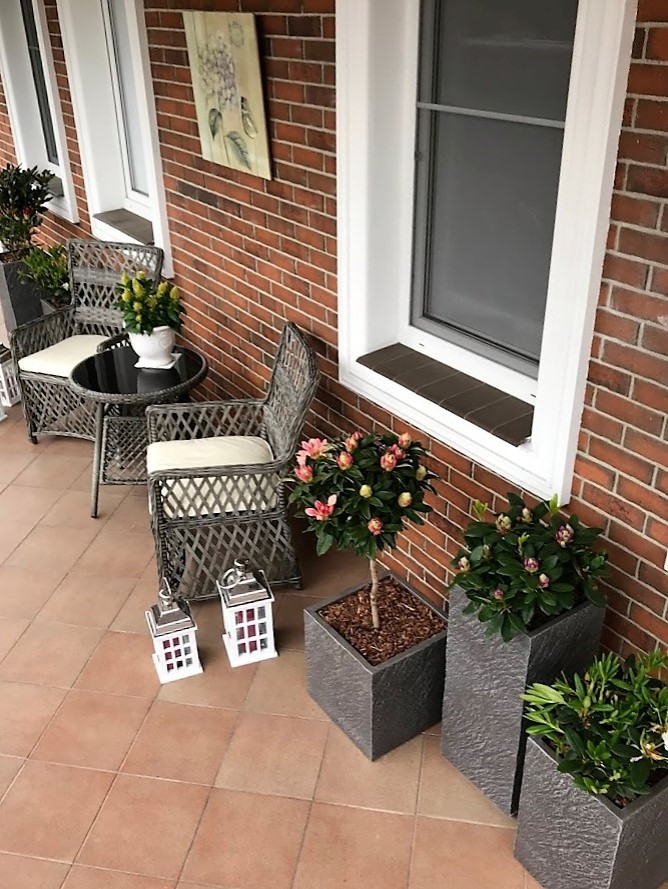 Декор крыльца и балкона