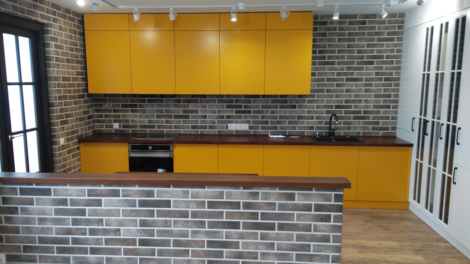 кухня в ЖК Университетской