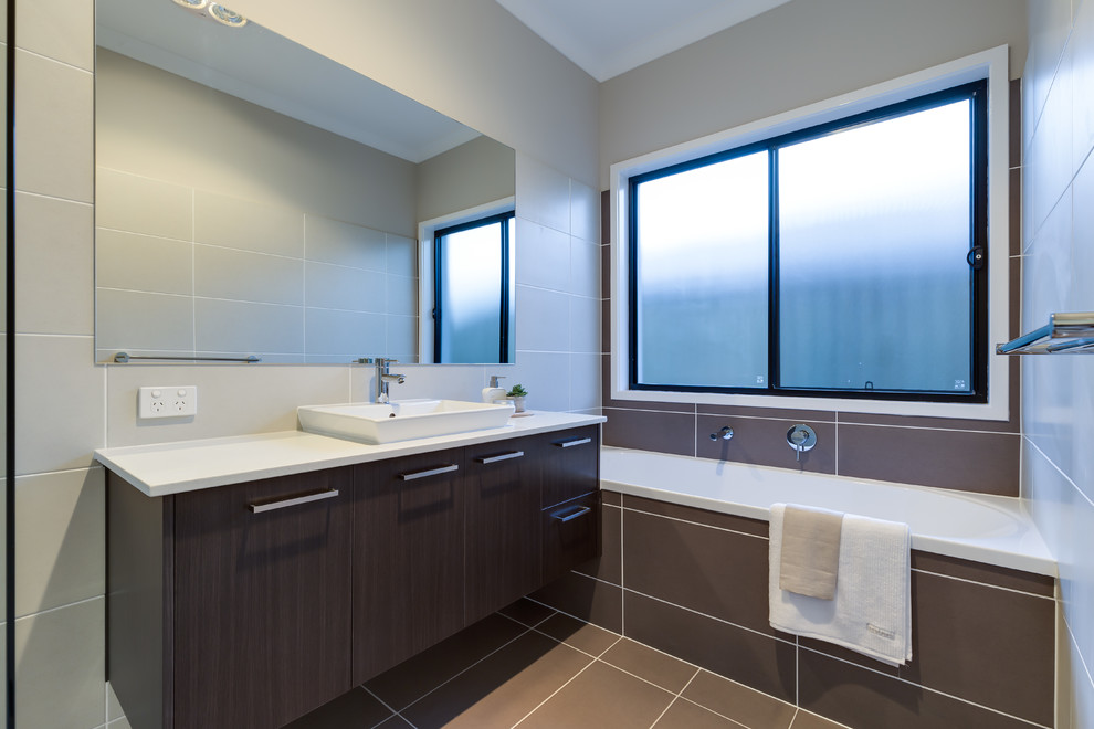 Design ideas for a contemporary bathroom in Brisbane.