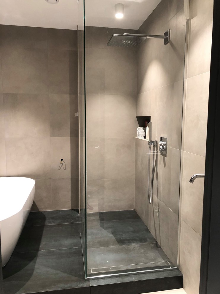 Стеклянная перегородка в душевую