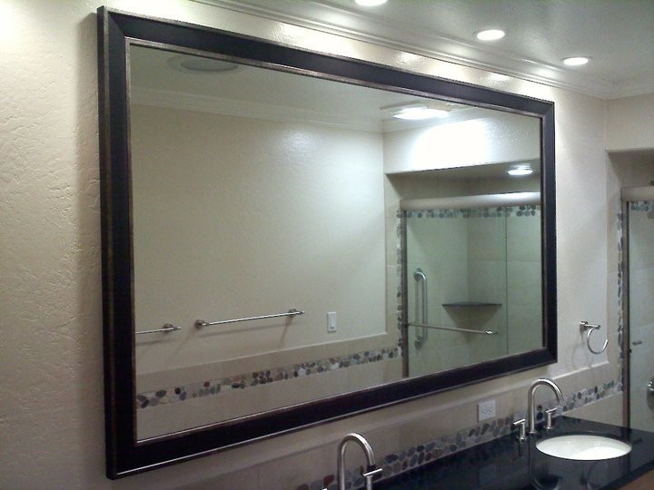 Example of a transitional bathroom design in Phoenix