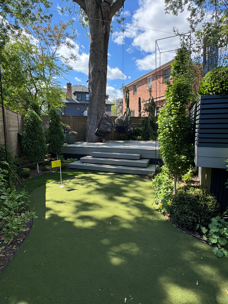 Brooklyn Bayridge with putting green