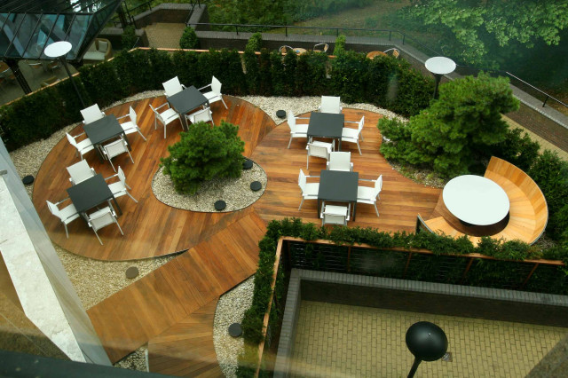 Large Courtyard Dining Area traedgaard
