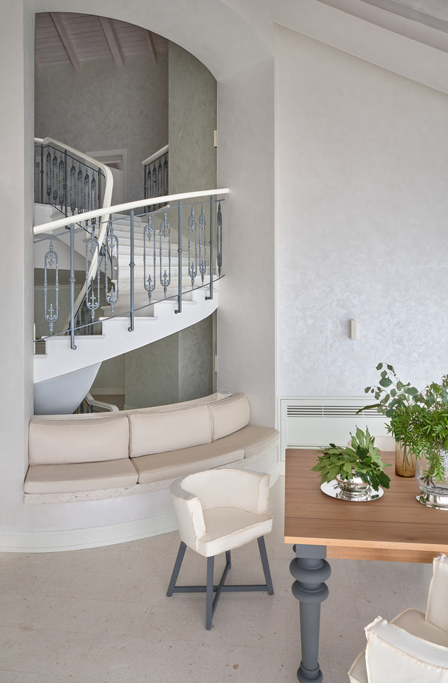 Большой загородный дом