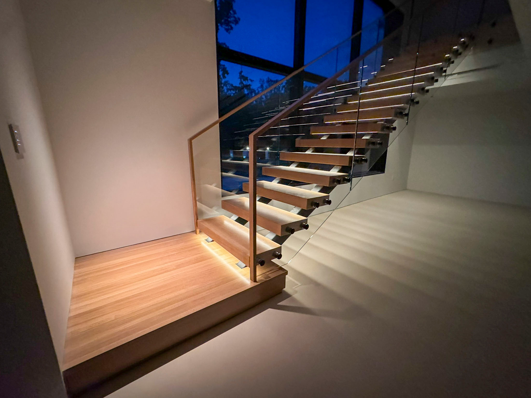 126_Visually Open and Light Contemporary Staircase, Mclean, VA 22102