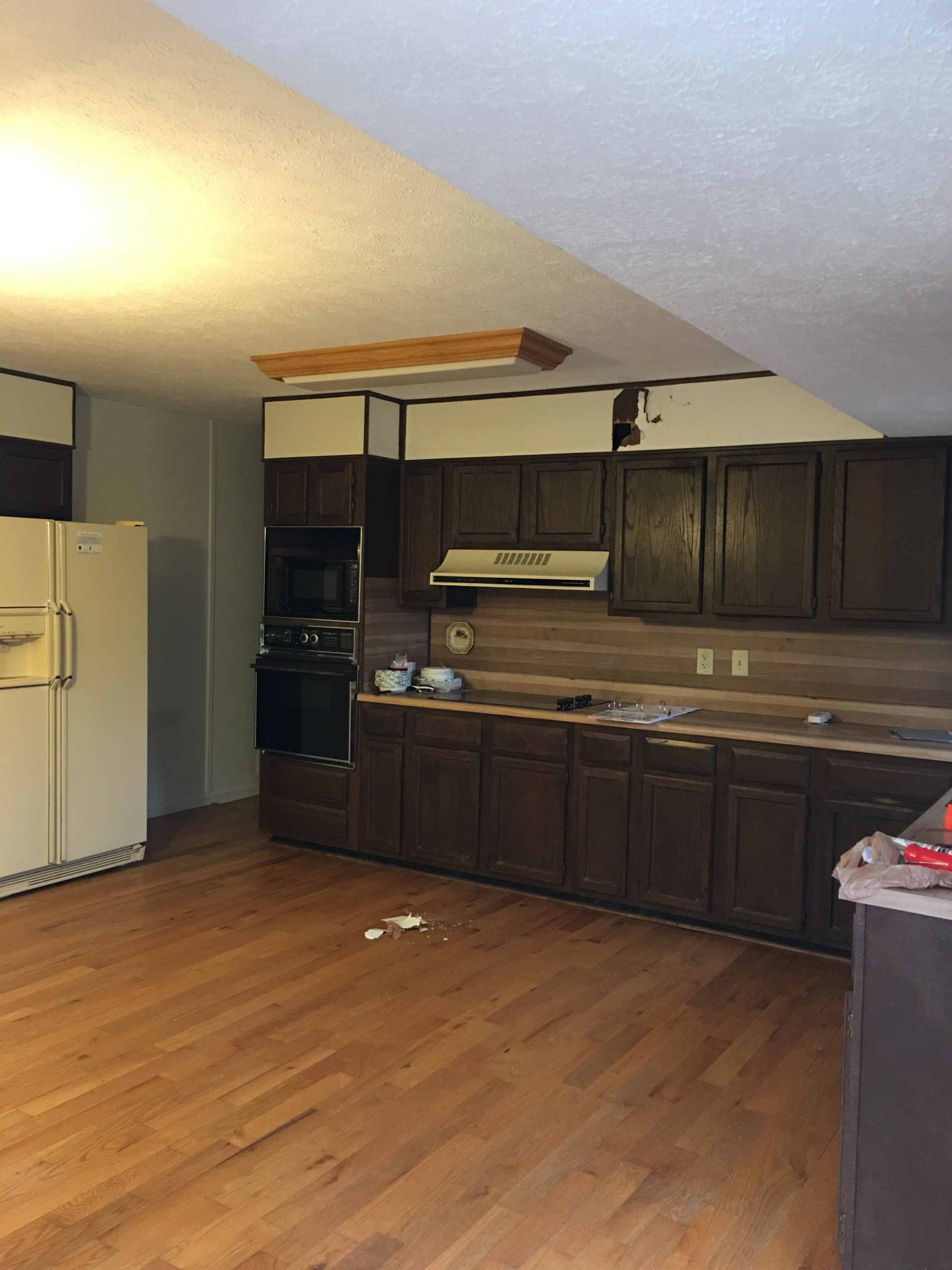 Kitchen With A Splash of Color!