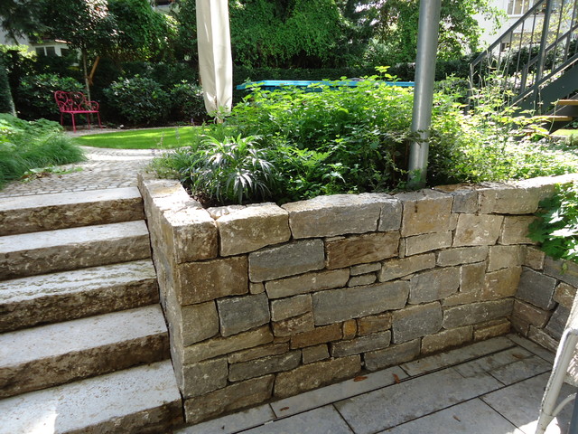 Natursteinmauer Muschelkalk