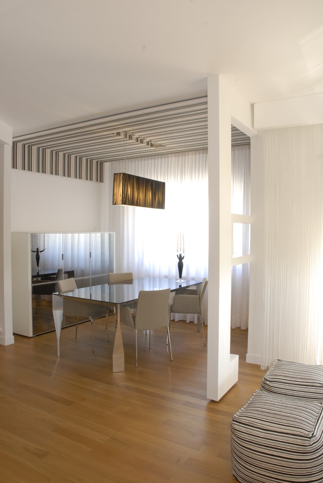 Inspiration for a contemporary dining room in Florence.
