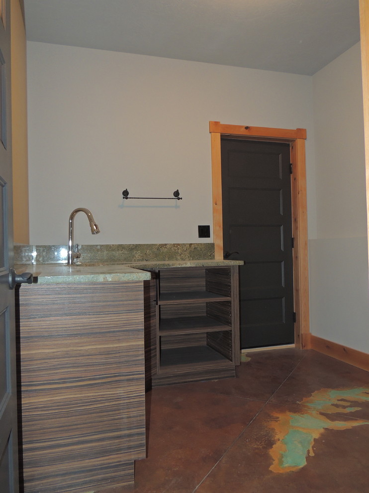 This is an example of a contemporary laundry room in Boise.