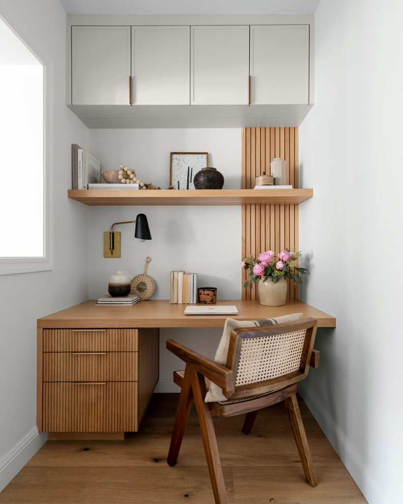 Inspiration for a contemporary home office remodel in San Francisco