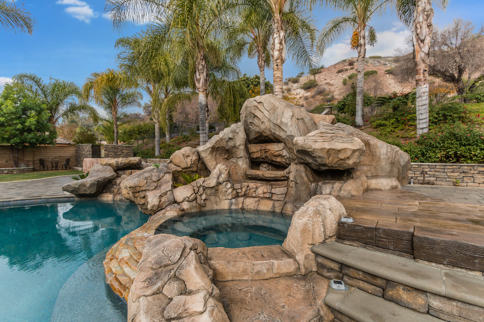 Pool - tropical pool idea in Orange County