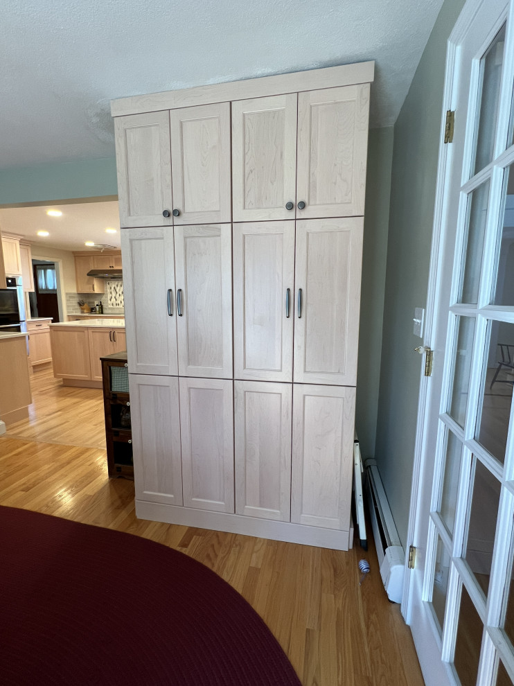 6612 - Bianco Breeze: Transforming with Quartz & Maple