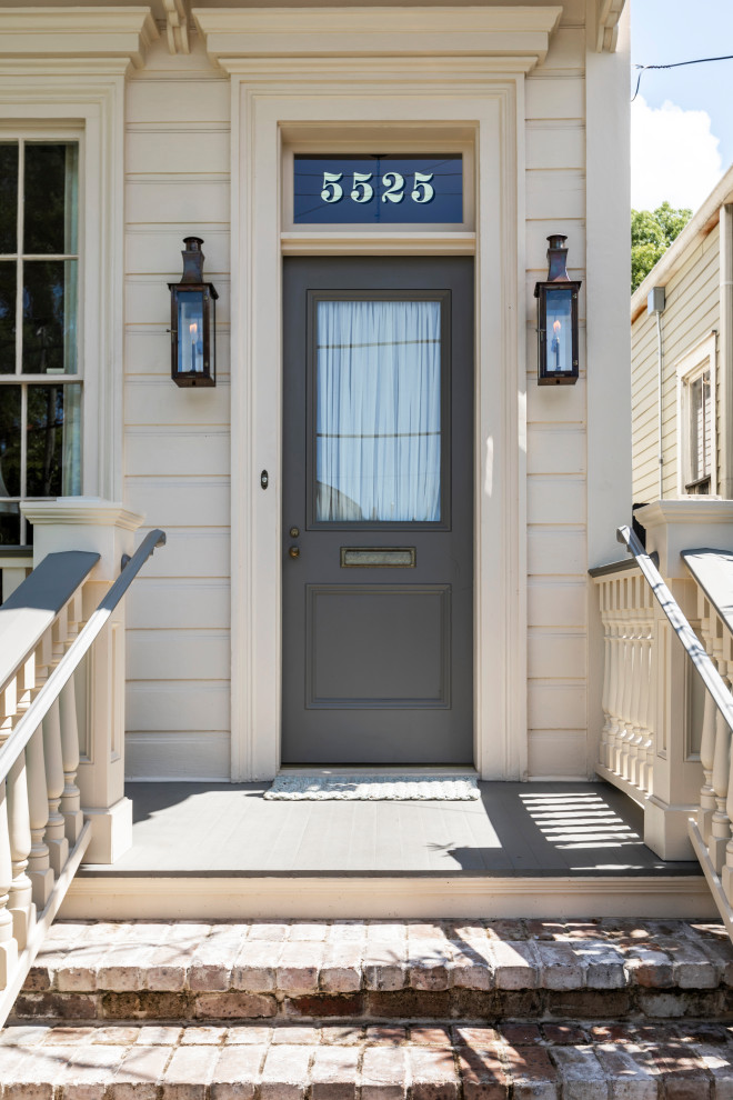 Entryway - traditional entryway idea in New Orleans