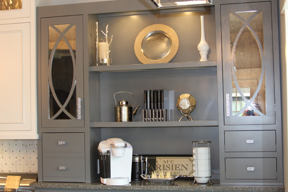 Example of a transitional home design design in Indianapolis