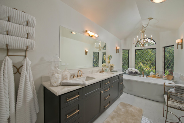 Gillson Master Bath di-transizione-stanza-da-bagno