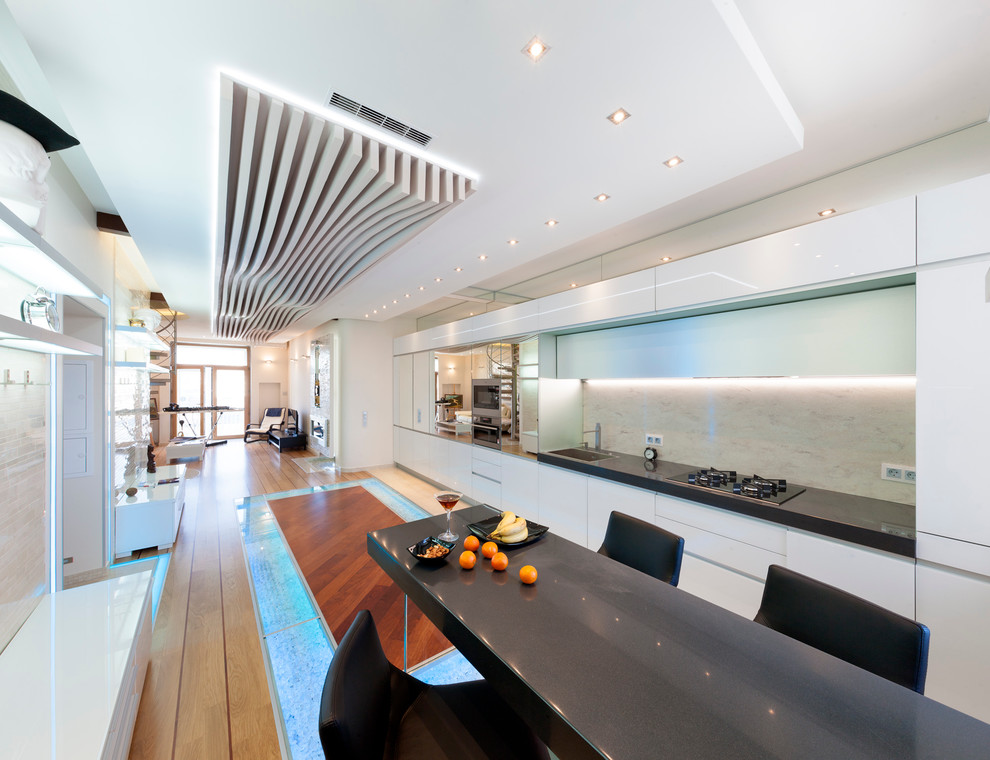 Vogue - Футуристический минимализм.