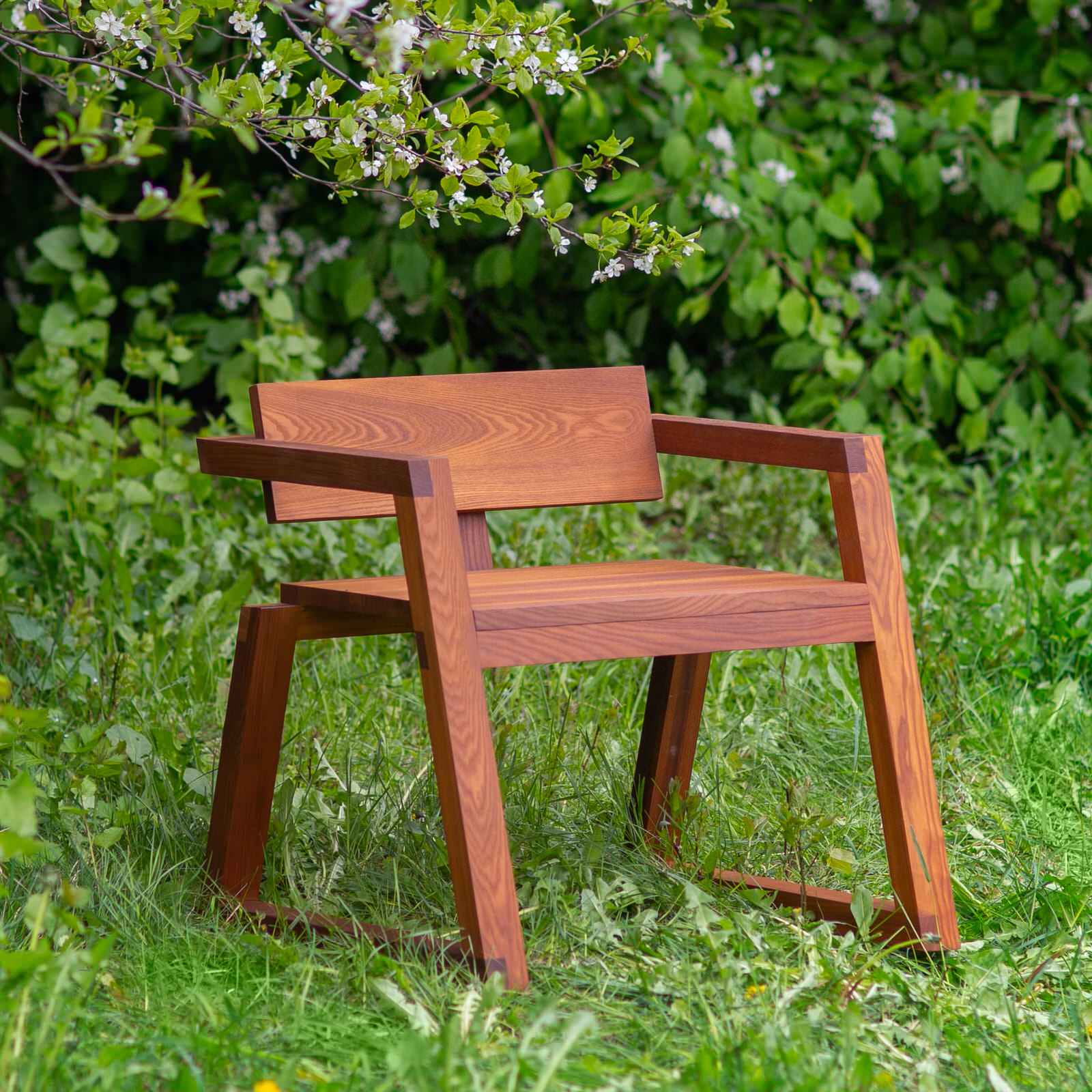 Деревянная садовая мебель из массива термоясеня