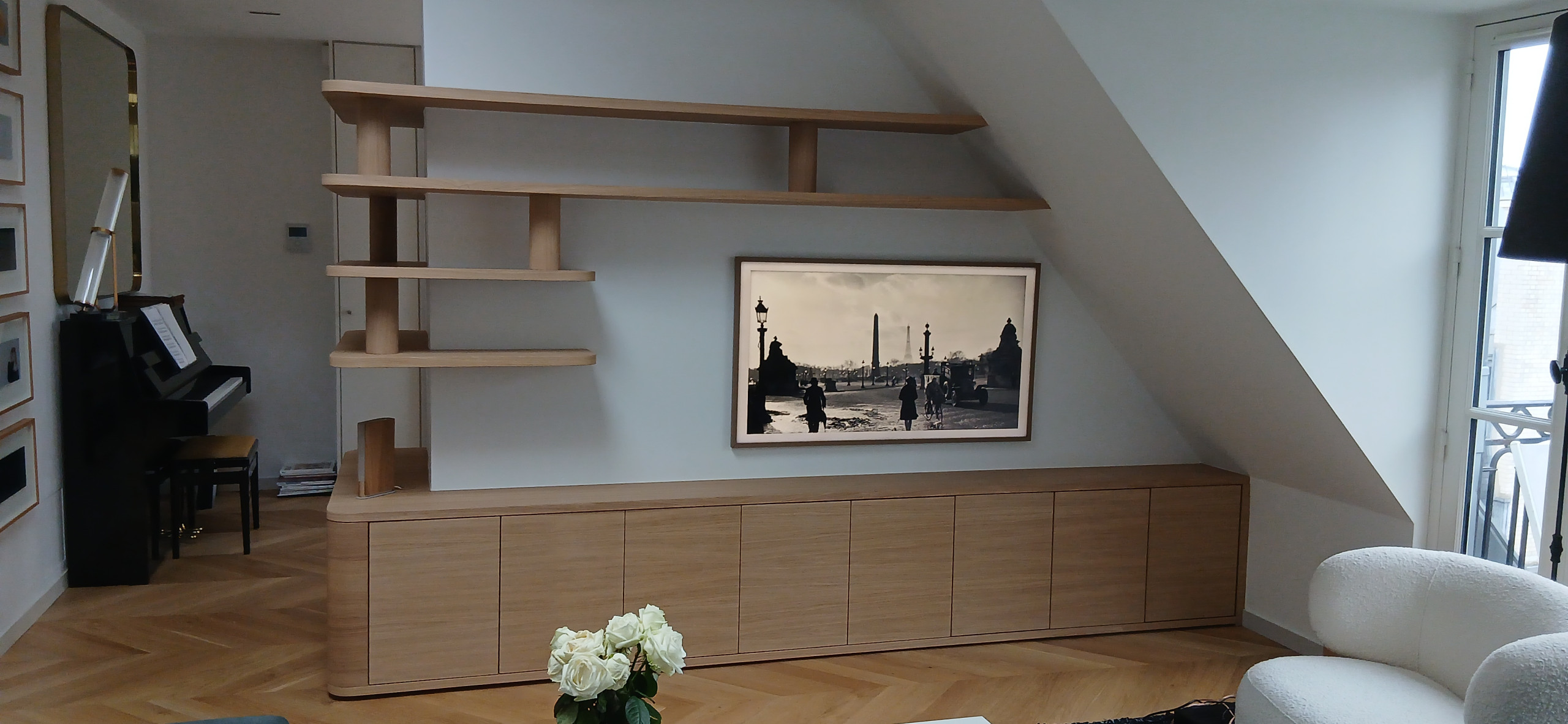 Bibliothèque suspendue et meuble TV