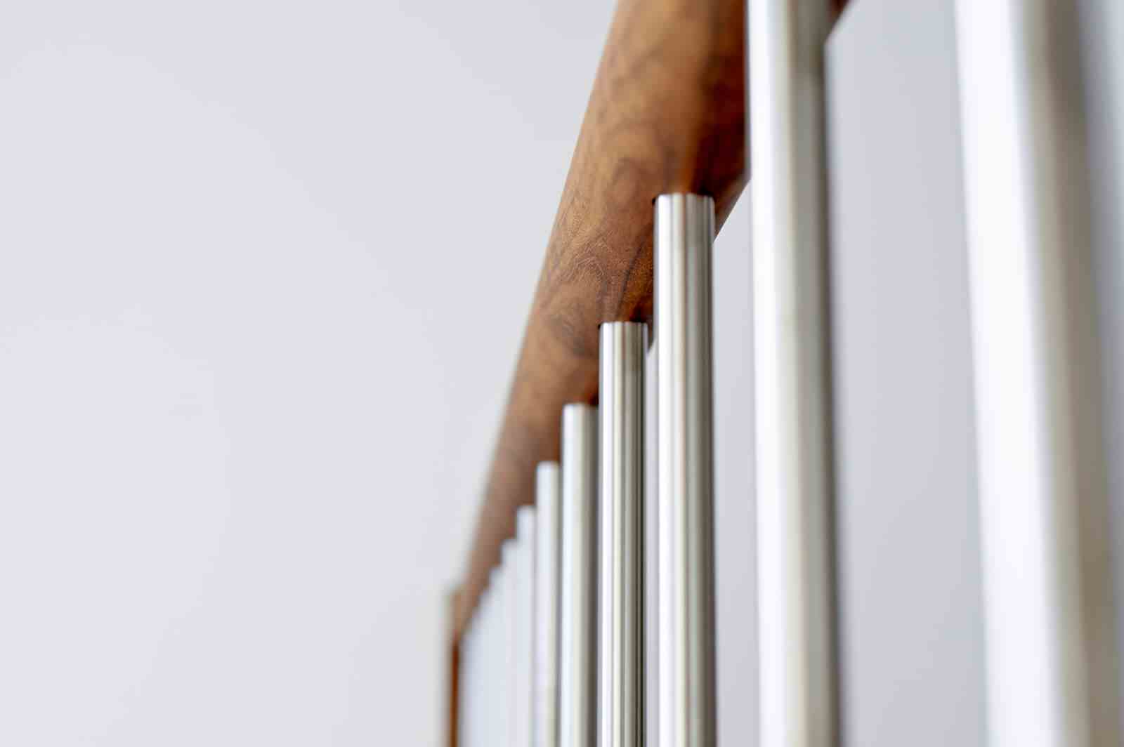 Классическая лестница из африканской породы Амазаку