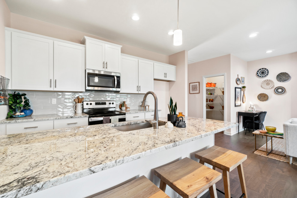 The Parkwood at IronBridge Townhomes Kitchen Kitchen Richmond