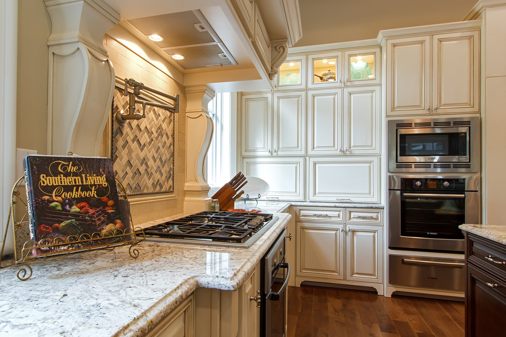 Example of a transitional kitchen design in Miami